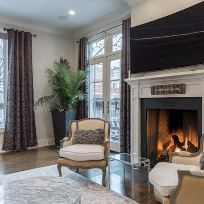 Enhance your backyard oasis with a stylish outdoor rug_pic1