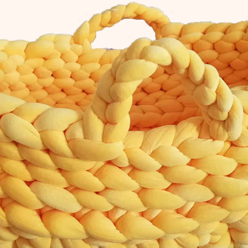 Extra-Thick Tubular Cotton Yarn (250g): Approximately 0.8 inches in diameter, Super Bulky, Arm Knitting