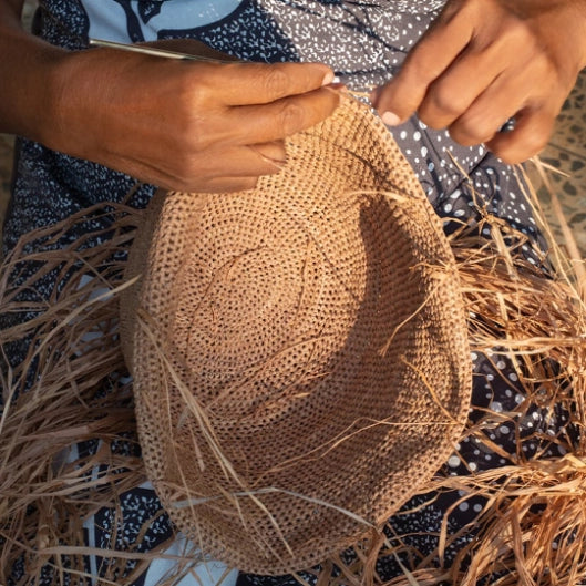 Natural Color Raffia Raw Material for Knitting 50 Grams
