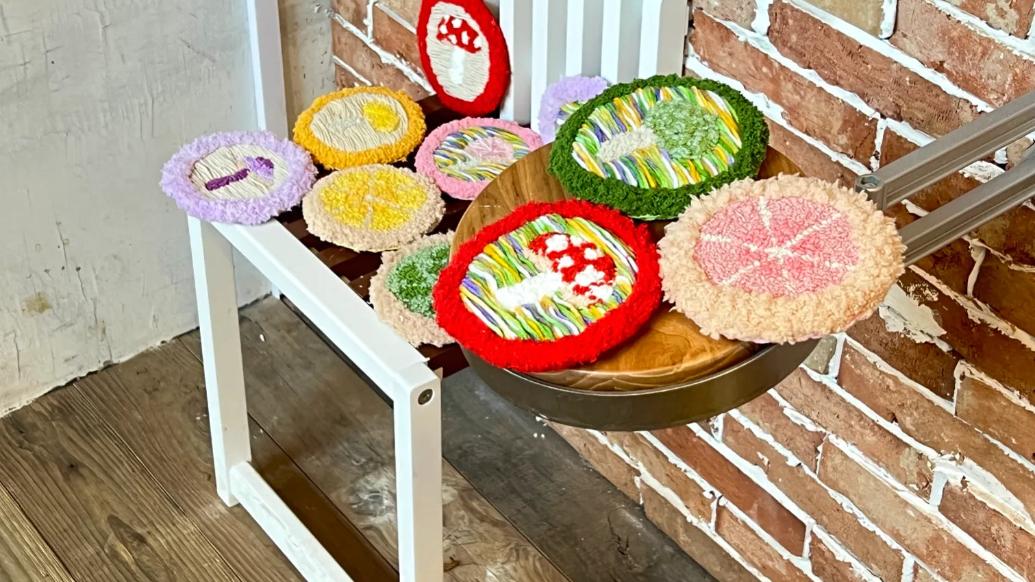 Transform Your Living Room with Fly Agaric Decor_pic1