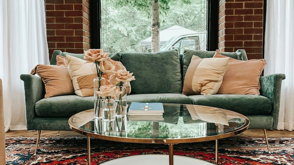 Choosing the Right Rug Design for Your Space_pic1