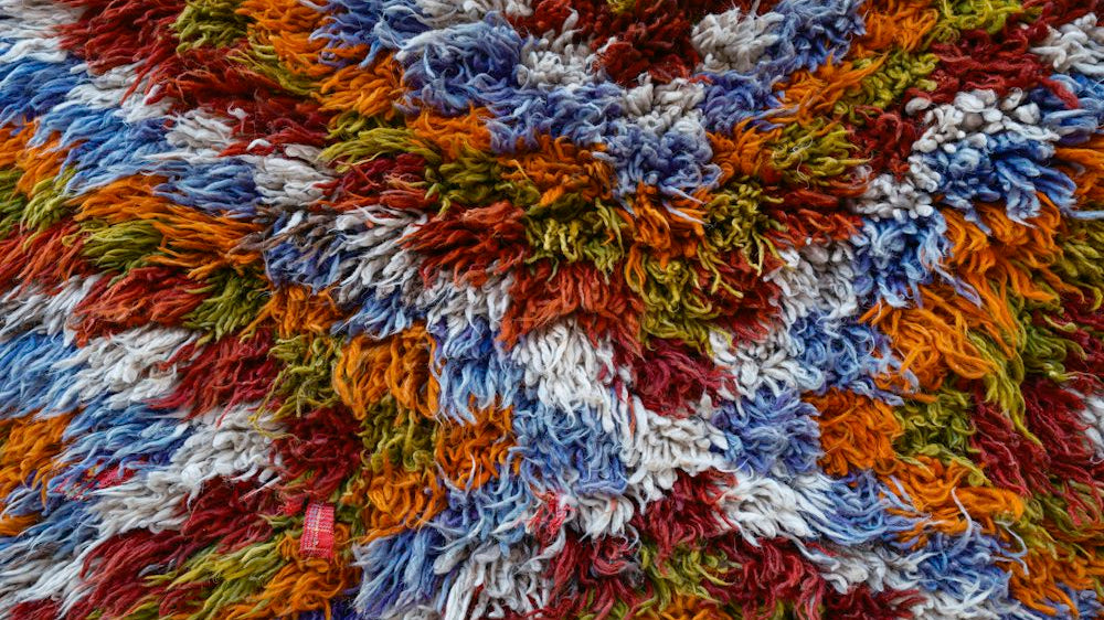 Enhance Your Sleep Environment with a High-Quality Bedside Rug_pic1