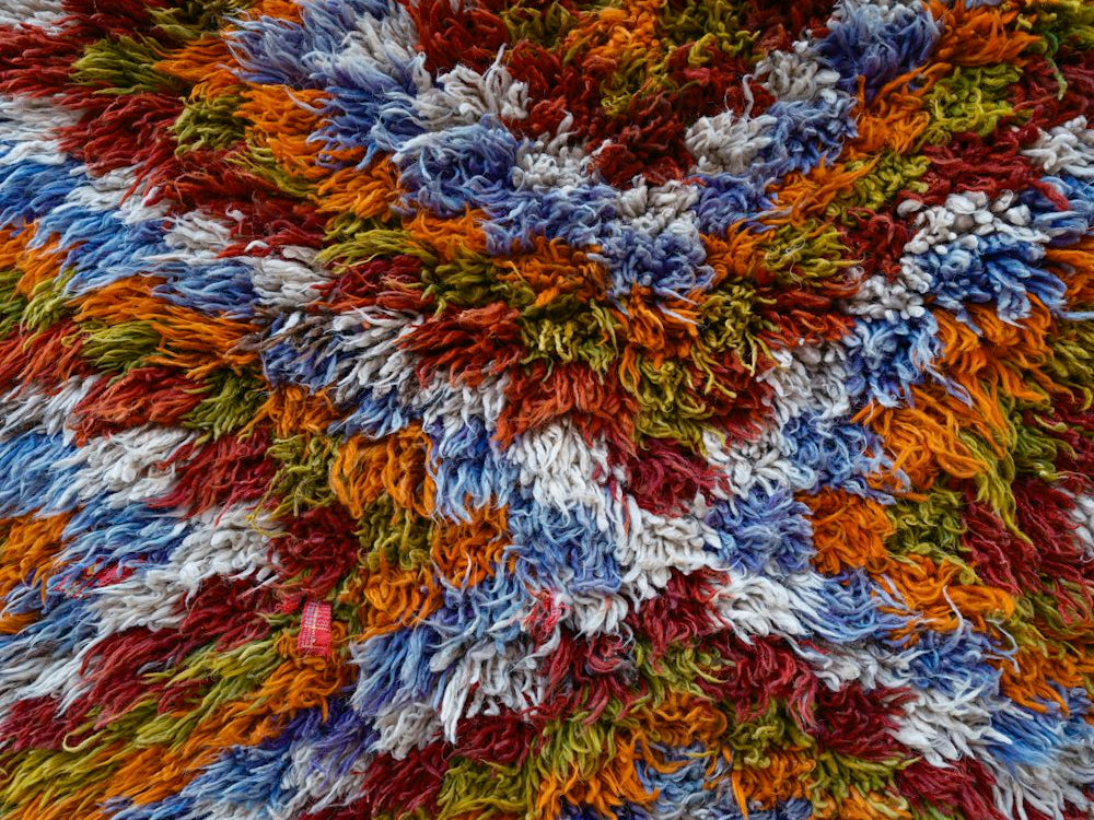 Enhance Your Sleep Environment with a High-Quality Bedside Rug_pic1