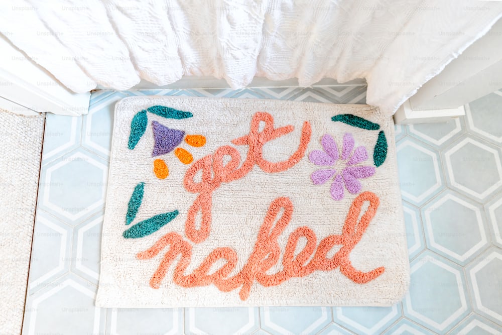 Updating Your Bedroom Decor with a Trendy Bedside Rug_pic1