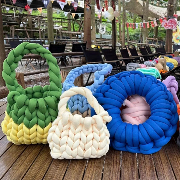 Extra-Thick Tubular Cotton Yarn (250g): Approximately 0.8 inches in diameter, Super Bulky, Arm Knitting