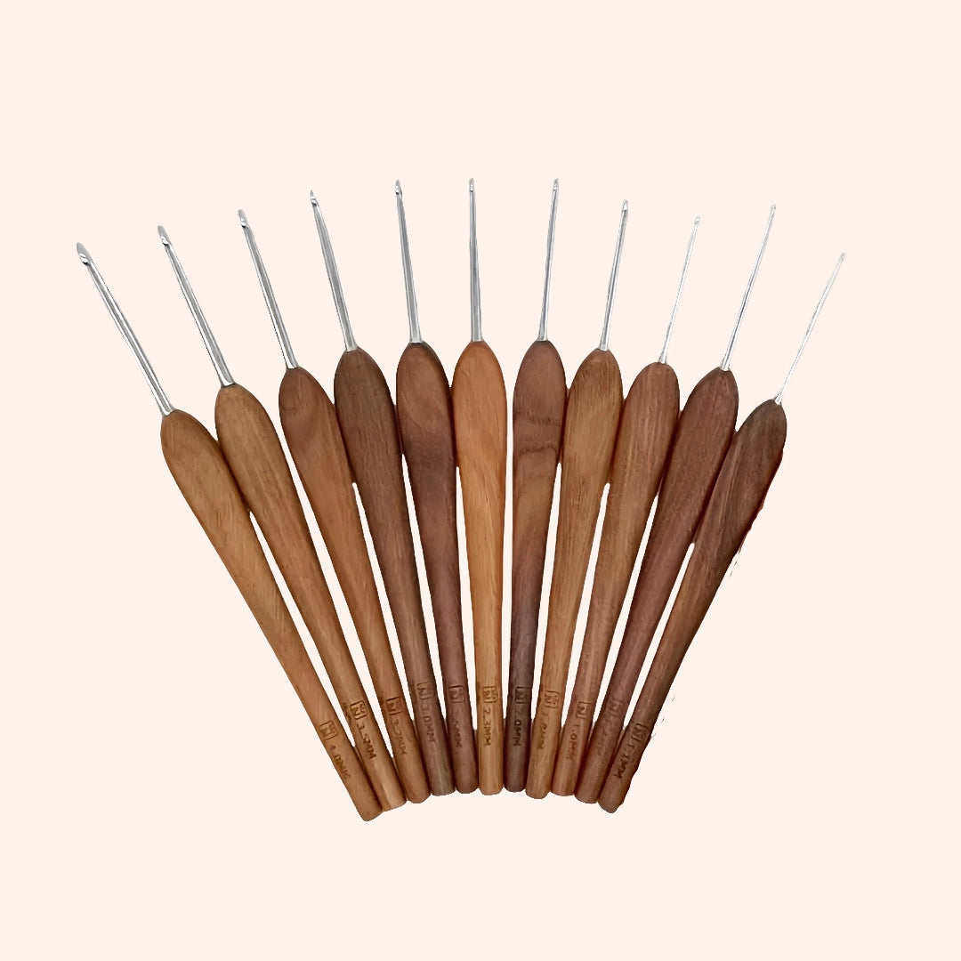 Crochet Tool - 12-Piece Solid Wood Handle Stainless Steel Crochet Hook Set