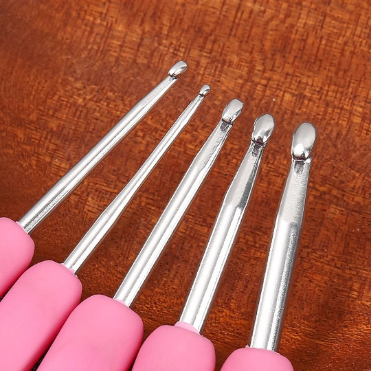 Crochet Tool - Stainless Steel Crochet Hook with Pink Soft Handle