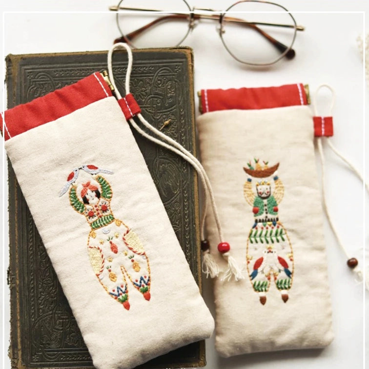 DlY Embroidery - Eyeglass Case